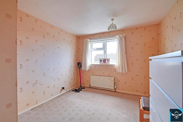 3 Bedroom Town House For Sale In Aylesbury Walk, Burnley, BB10