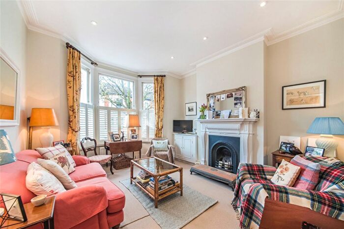 1 Bedroom Flat To Rent In Daphne Street, Wandsworth, London, SW18