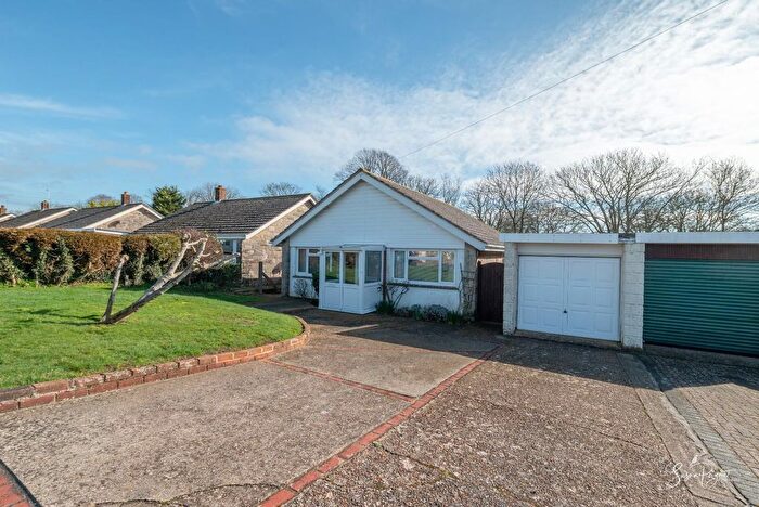 2 Bedroom Detached House For Sale In Hinton Road, Newport, PO30