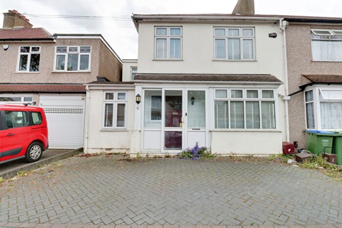 3 Bedroom Semi-Detached House To Rent In Holmesdale Road, Bexleyheath, Kent, DA7
