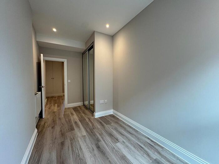 2 Bedroom Apartment To Rent In West Street, Maidenhead, Berkshire, SL6