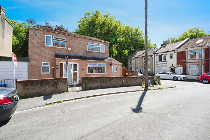4 Bedroom Semi-Detached House For Sale In Brentry Avenue, Bristol, BS5