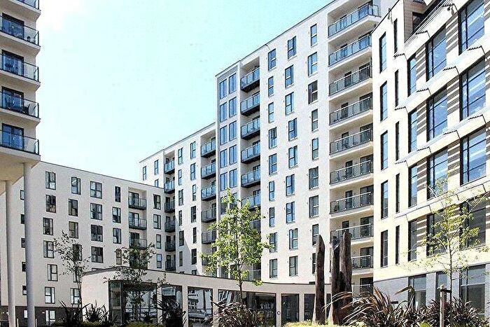 1 Bedroom Flat To Rent In Woking, Surrey, GU22