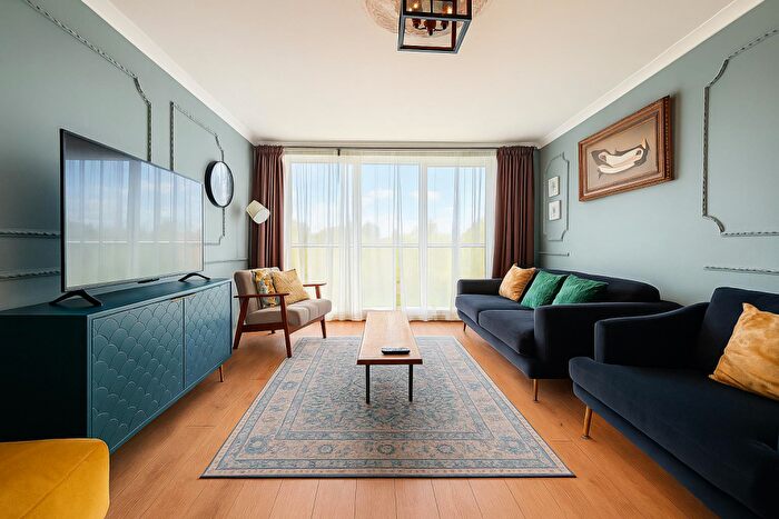 2 Bedroom Flat For Sale In White Horse Road, London, E1