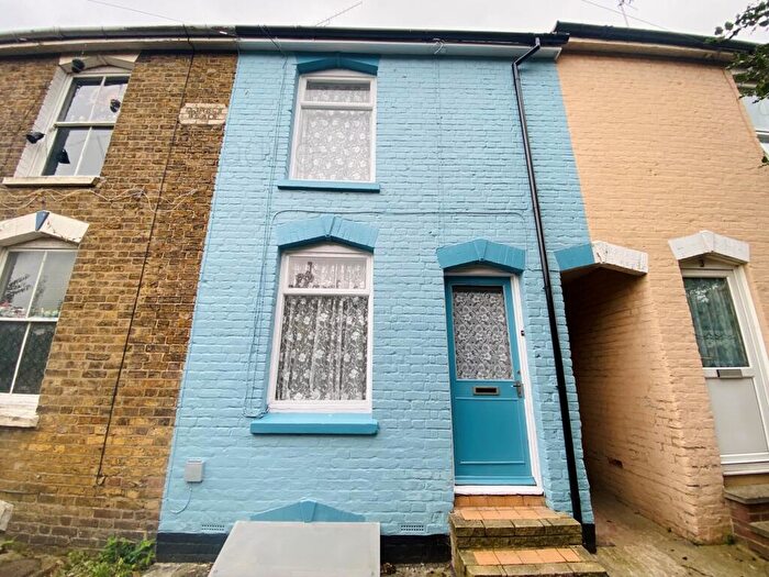 2 Bedroom House To Rent In Dorset Place, Faversham, ME13