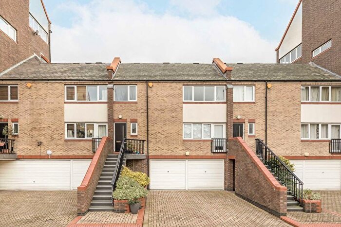 2 Bedroom Flat To Rent In Admiral Place, Rotherhithe, SE16