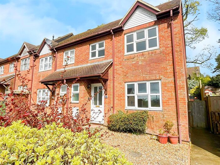 3 Bedroom End Terrace House For Sale In Streatfield Gardens, Heathfield, TN21