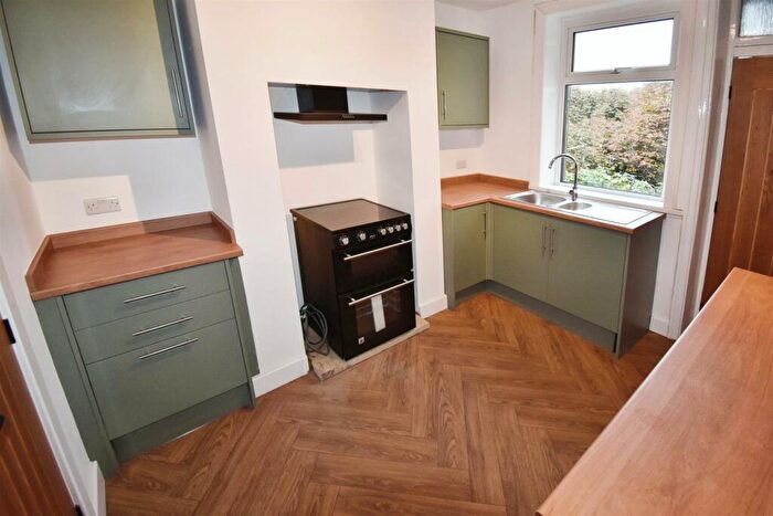 2 Bedroom Terraced House To Rent In Sunningdale Road, Huddersfield, HD4