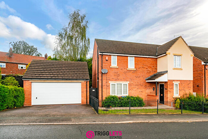 3 Bedroom Detached House For Sale In Greenside Lane, Hoyland, Barnsle, YS74