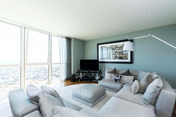 2 Bedroom Apartment To Rent In Gunwharf Quays, Portsmouth, PO1