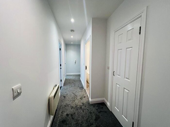 2 Bedroom Flat To Rent In Butler House, - Market Street, Maidenhead, SL6