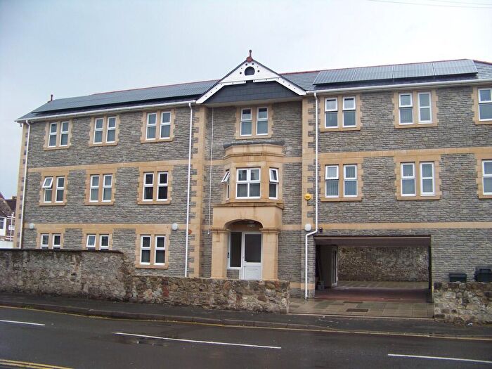 2 Bedroom Flat To Rent In Osborne Court, Locking Road, BS23