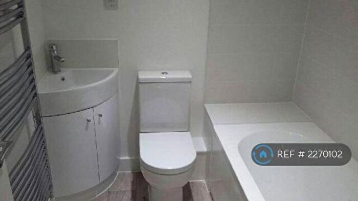 1 Bedroom Flat To Rent In Stroud House, Hook, RG27