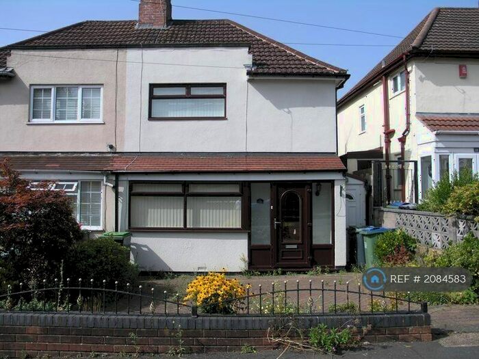 3 Bedroom Semi-Detached House To Rent In Kenilworth Road, Oldbury, B68