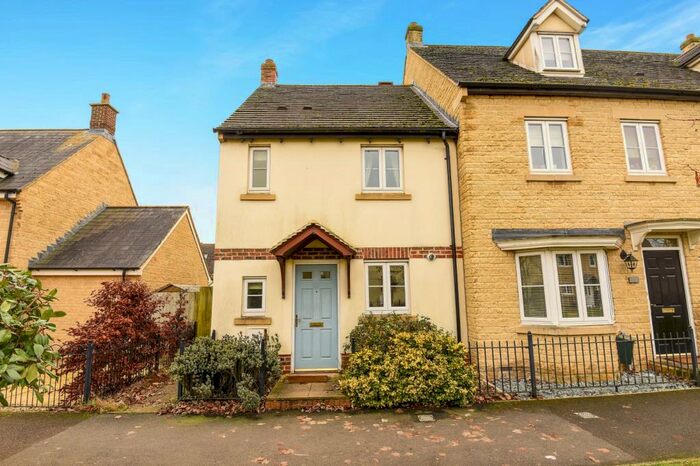 2 Bedroom Semi-Detached House To Rent In Carterton, Oxfordshire, OX18