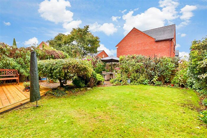 4 Bedroom Detached House For Sale In Garner Drive, East Malling, West Malling, Kent, ME19