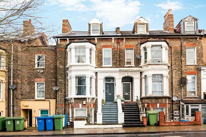 3 Bedroom Apartment To Rent In East Dulwich Grove, SE22