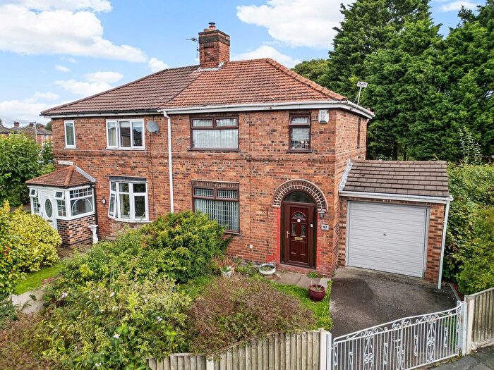 3 Bedroom Semi-Detached House For Sale In Thelwall Lane, Warrington, WA4