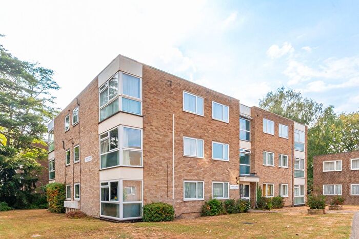 2 Bedroom Flat For Sale In Moray Court, South Croydon, CR2