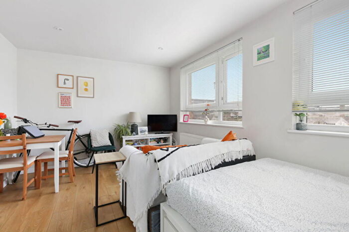 Studio For Sale In Corbyn Street, London, N4