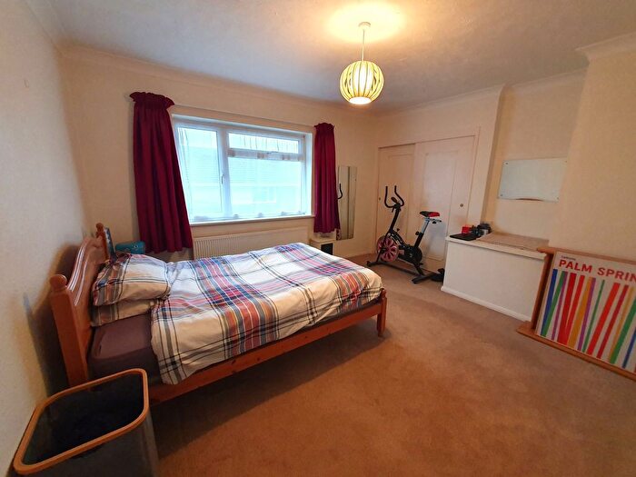 2 Bedroom Flat To Rent In Cypress Close, Whitstable, CT5