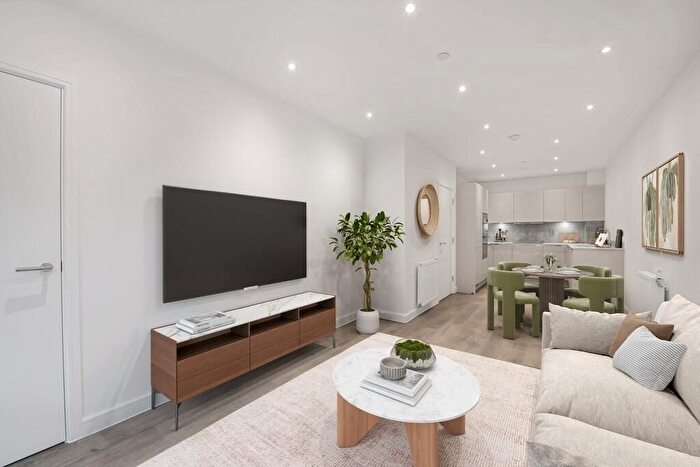 1 Bedroom Flat For Sale In "One Bedroom Apartment" At Station, Prestwick Road, Watford, WD19