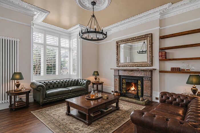 4 Bedroom Detached House For Sale In Dornton Road, South Croydon, CR2