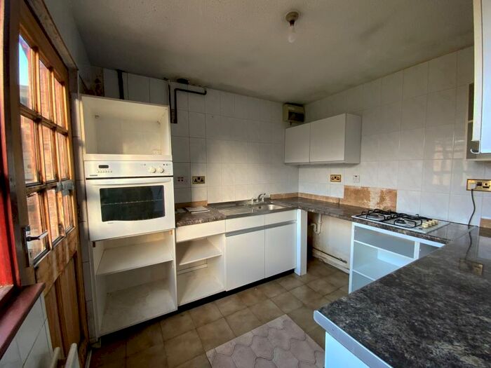 2 Bedroom Bungalow For Sale In Stubbington Close, Willenhall, WV13