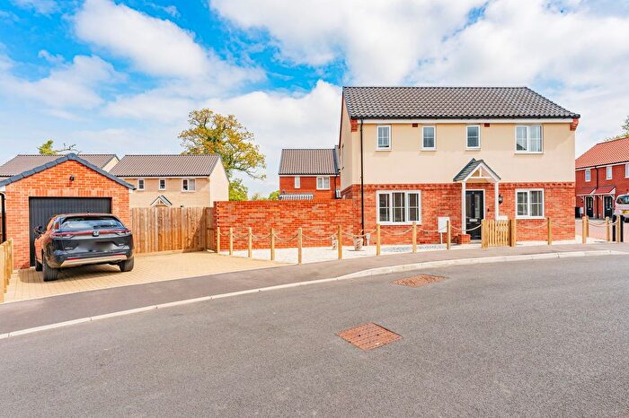 3 Bedroom Detached House For Sale In Archer Crescent, Wymondham, NR18