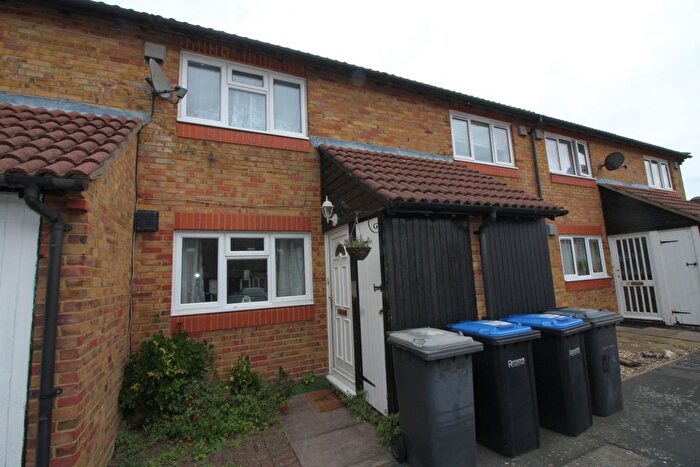 1 Bedroom Terraced House To Rent In Alexander Road, Egham, Surrey, TW20