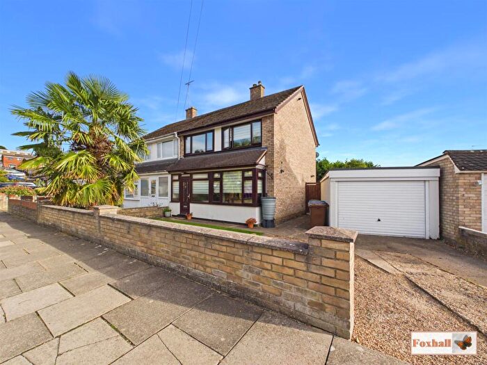 3 Bedroom Semi Detached House For Sale In Monton Rise, Ipswich, IP2