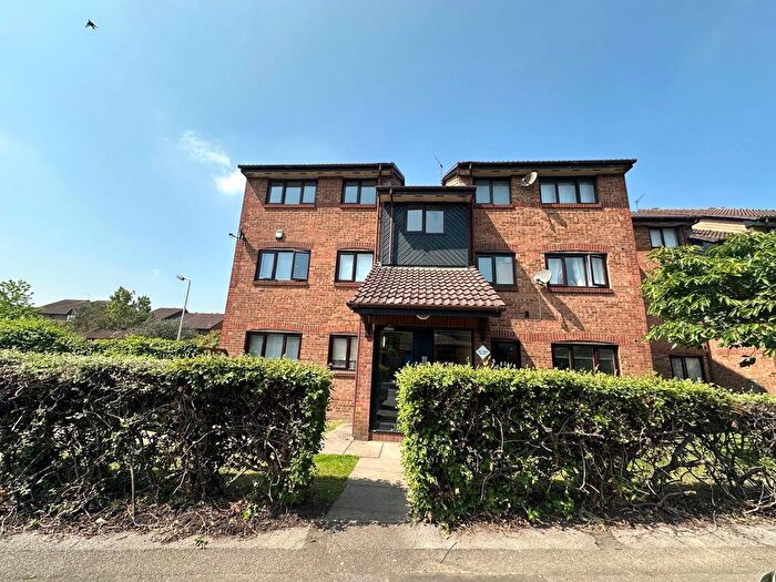 2 Bedroom Flat To Rent In Hawthorne Crescent, West Drayton, UB7