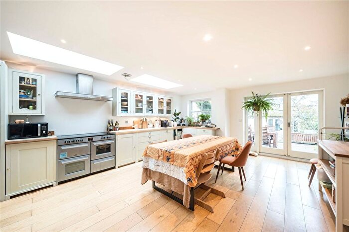 3 Bedroom Terraced House To Rent In Turret Grove, London, SW4