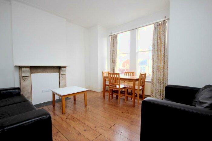 3 Bedroom Ground Maisonette To Rent In Palmerston Road, N22
