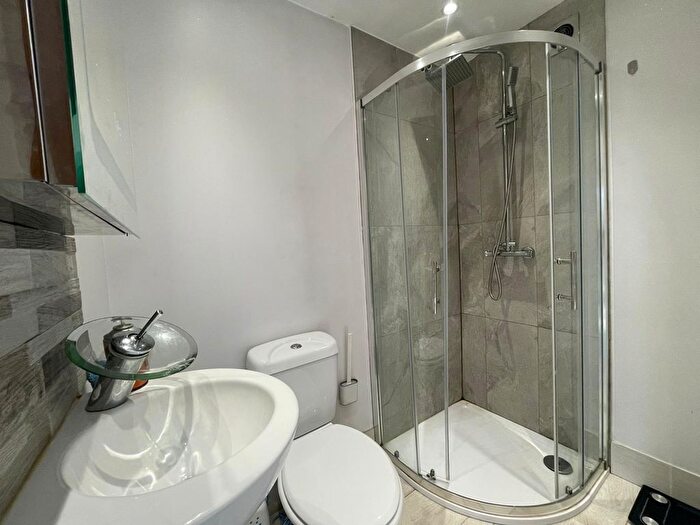 2 Bedroom End Of Terrace House To Rent In Peel Road, Warwick, CV34