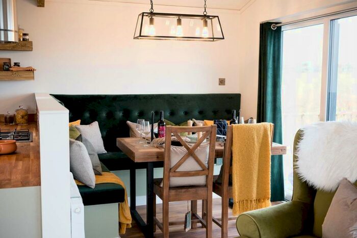 2 Bedroom Lodge For Sale In Pensilva, Cornwall, PL14