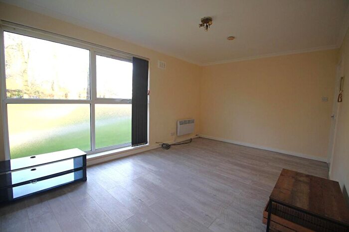 1 Bedroom Apartment For Sale In Altrincham Road, Manchester, M23