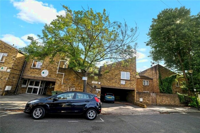 1 Bedroom Flat To Rent In Belmont Close, London, SW4