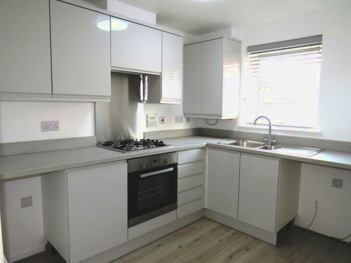 2 Bedroom Flat To Rent In School Close, Northfield, B31