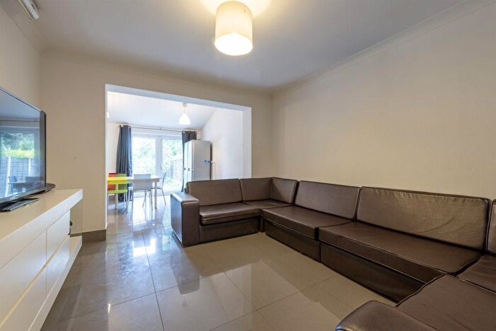 8 Bedroom Semi Detached House To Rent In Hartswood Road, Manchester, M20