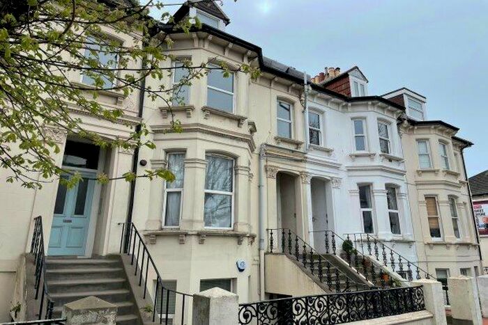 2 Bedroom Flat To Rent In Sackville Road, Hove, BN3