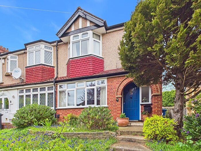 3 Bedroom End Terrace House For Sale In Wadham Gardens, Greenford, UB6