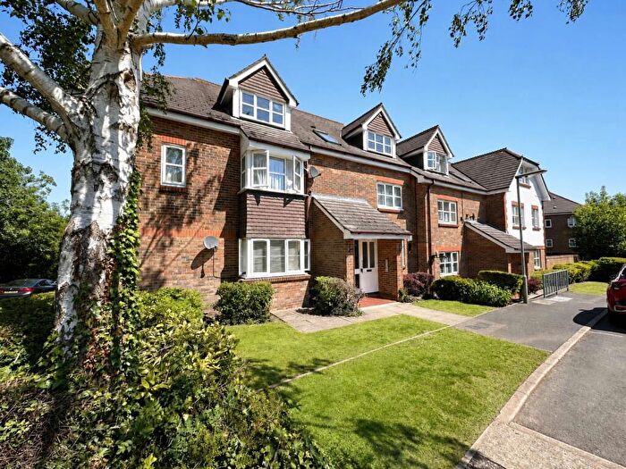 1 Bedroom Flat For Sale In Capstans Wharf, St. Johns, Woking, GU21