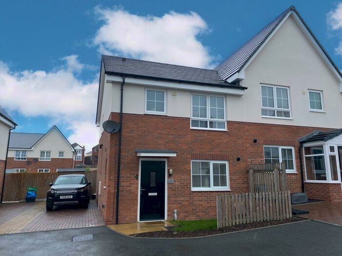 3 Bedroom Semi-Detached House To Rent In King William Street, Amblecote, DY8
