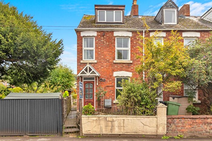 3 Bedroom End Terrace House For Sale In Bath Road, Stroud, Gloucestershire, GL5