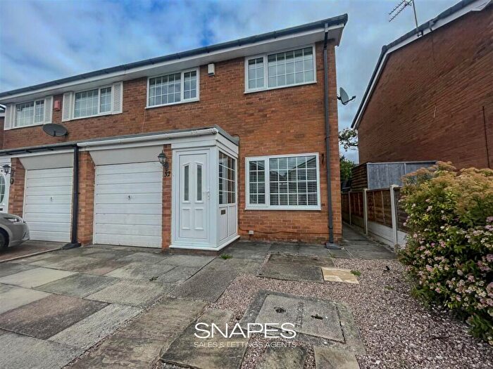 3 Bedroom Semi Detached House For Sale In Delfur Road, Bramhall, SK7