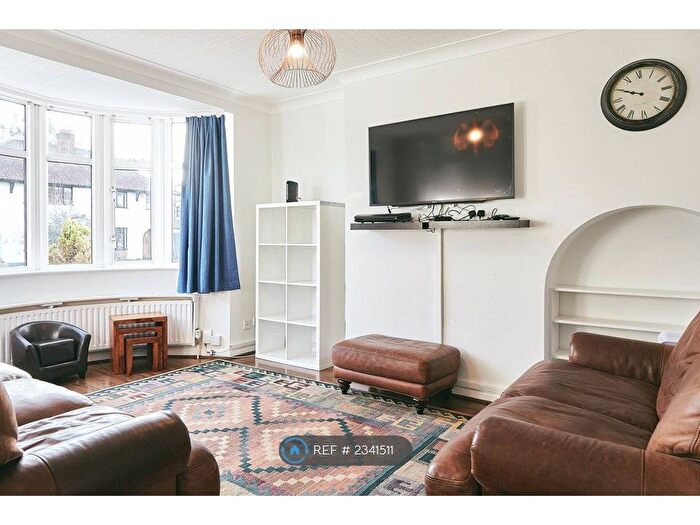 3 Bedroom Semi-Detached House To Rent In Austin Avenue, Bromley, BR2