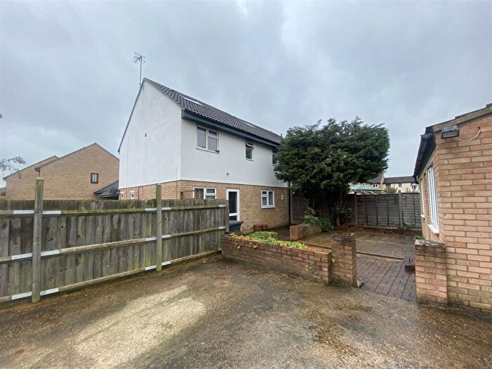 Studio To Rent In Jacksons Drive, Cheshunt, Waltham Cross, EN7