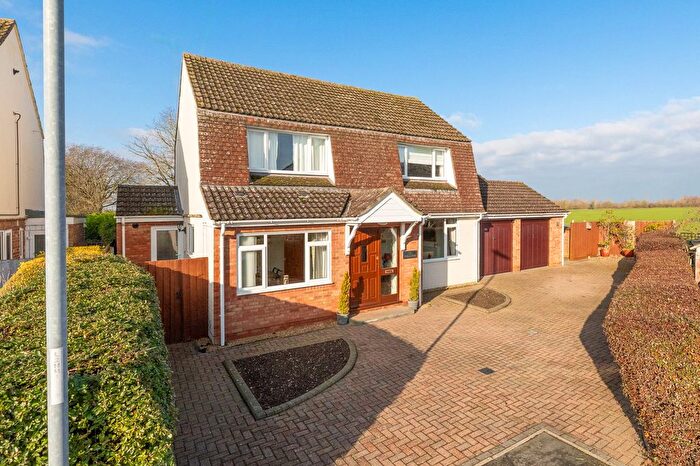 4 Bedroom Detached House For Sale In Priory Road, Needingworth, St. Ives, PE27