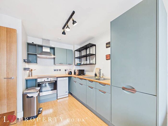 1 Bedroom Flat For Sale In Langley Walk, Birmingham, West Midlands, B15